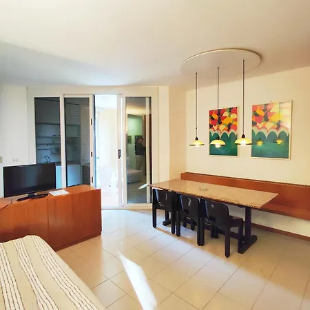 Homes Marina 公寓