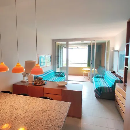 Homes Marina 公寓 *