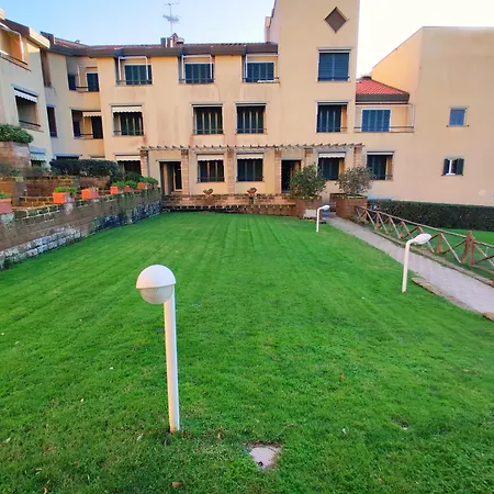 Apartment Holiday Homes Marina