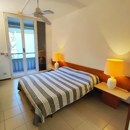 Holiday Homes Marina Apartment